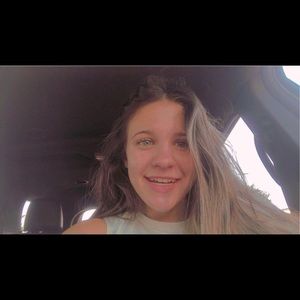 Meet your Posher, Elyse